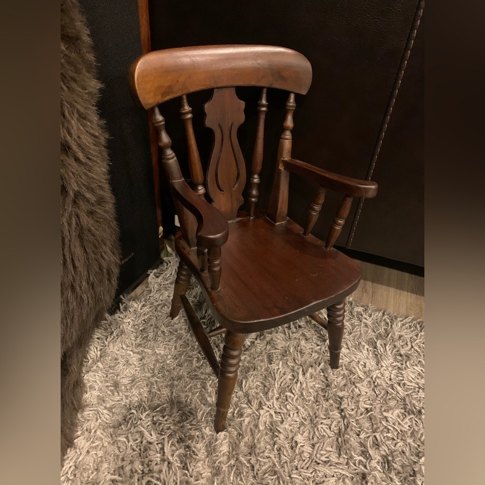 *SOLD* Vintage Miniature Windsor Doll Chair